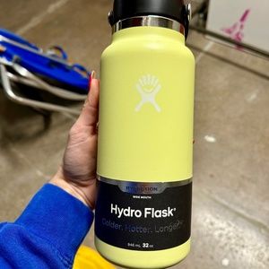 Limited Edition Pineapple Hydroflask 32oz.